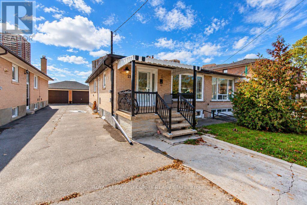 21 Neames Crescent Property Photo 1