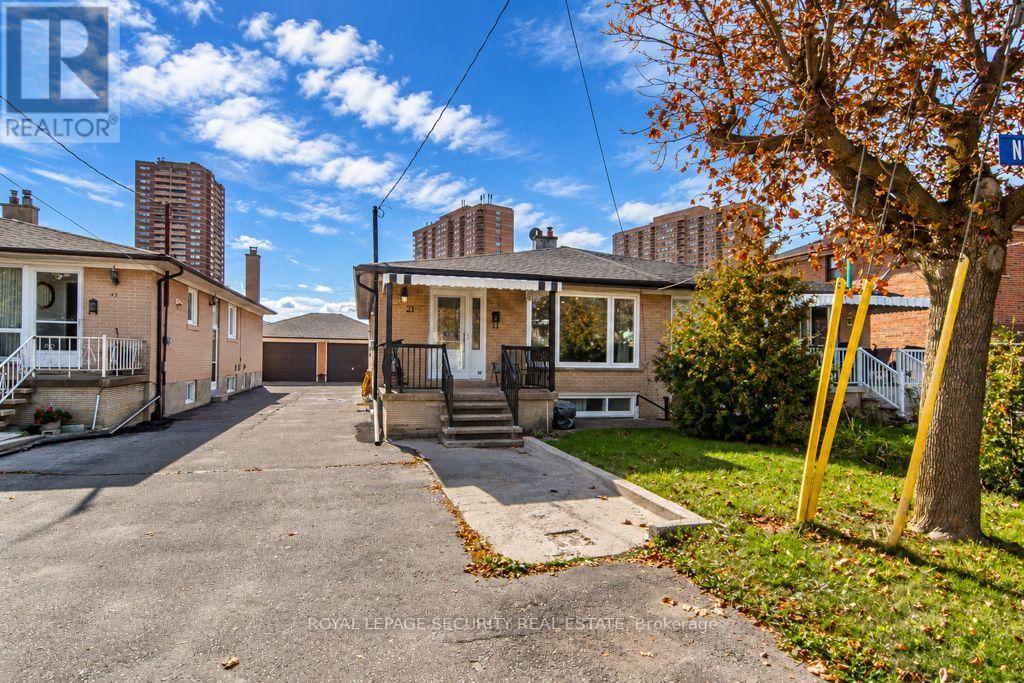 21 Neames Crescent Property Photo 3