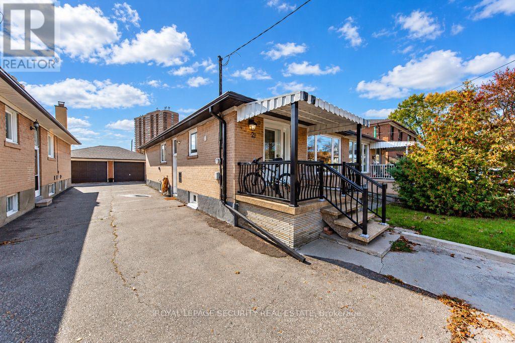 21 Neames Crescent Property Photo 5