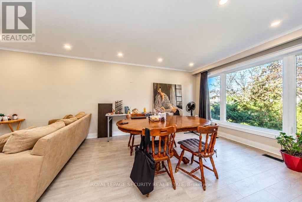 21 Neames Crescent Property Photo 9