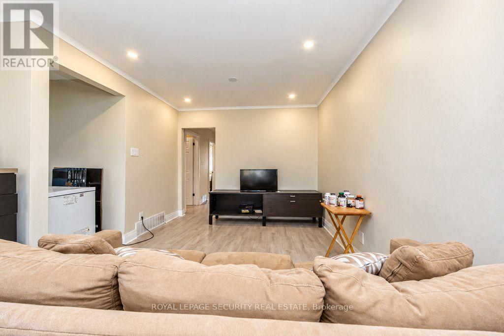 21 Neames Crescent Property Photo 11