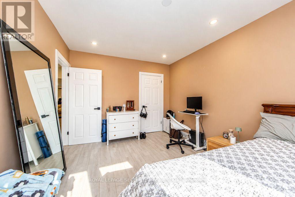 21 Neames Crescent Property Photo 19