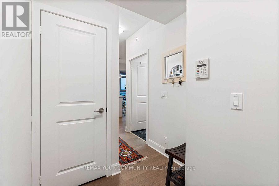 804 - 33 Shore Breeze Drive Property Photo 8