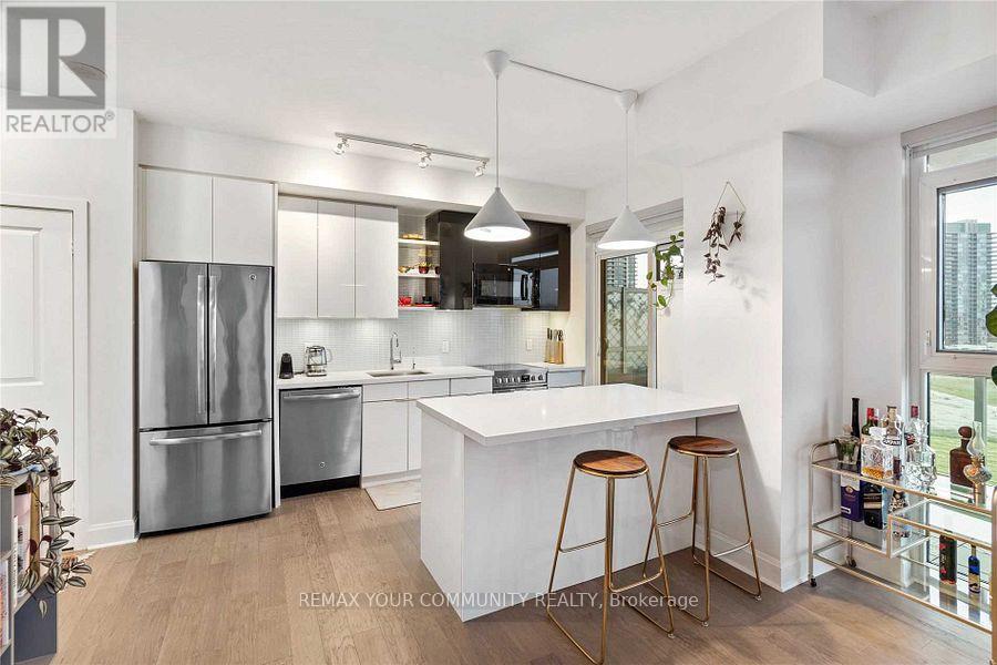 804 - 33 Shore Breeze Drive Property Photo 10