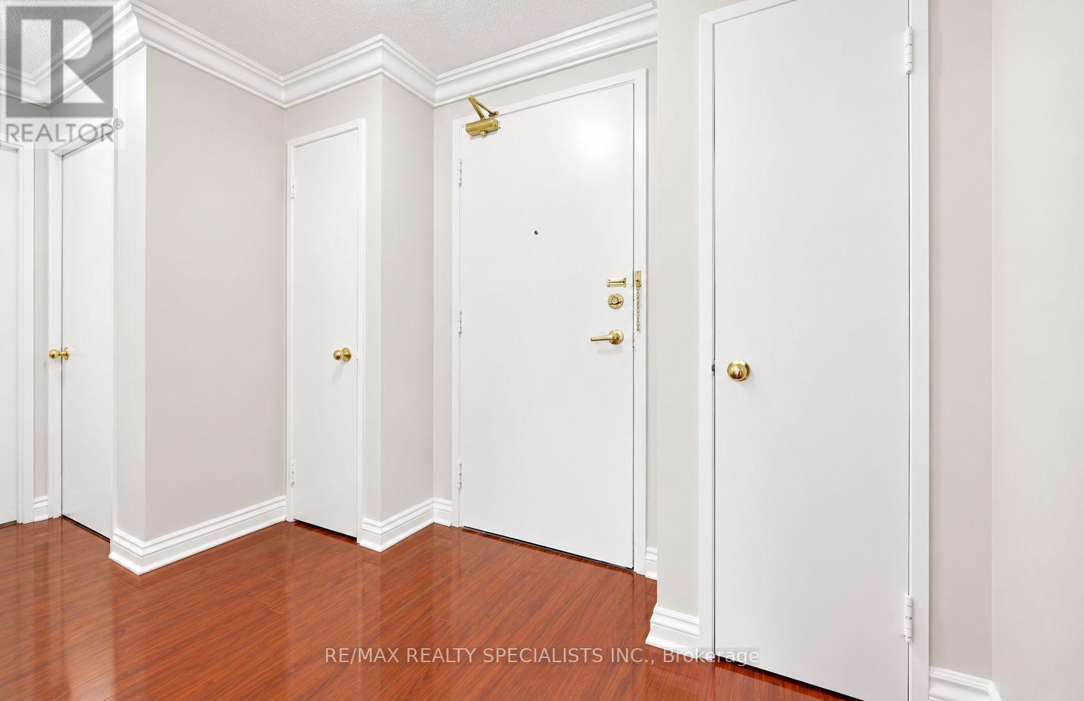 813 - 145 Hillcrest Avenue Property Photo 6
