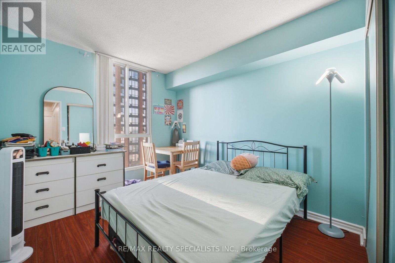 813 - 145 Hillcrest Avenue Property Photo 28