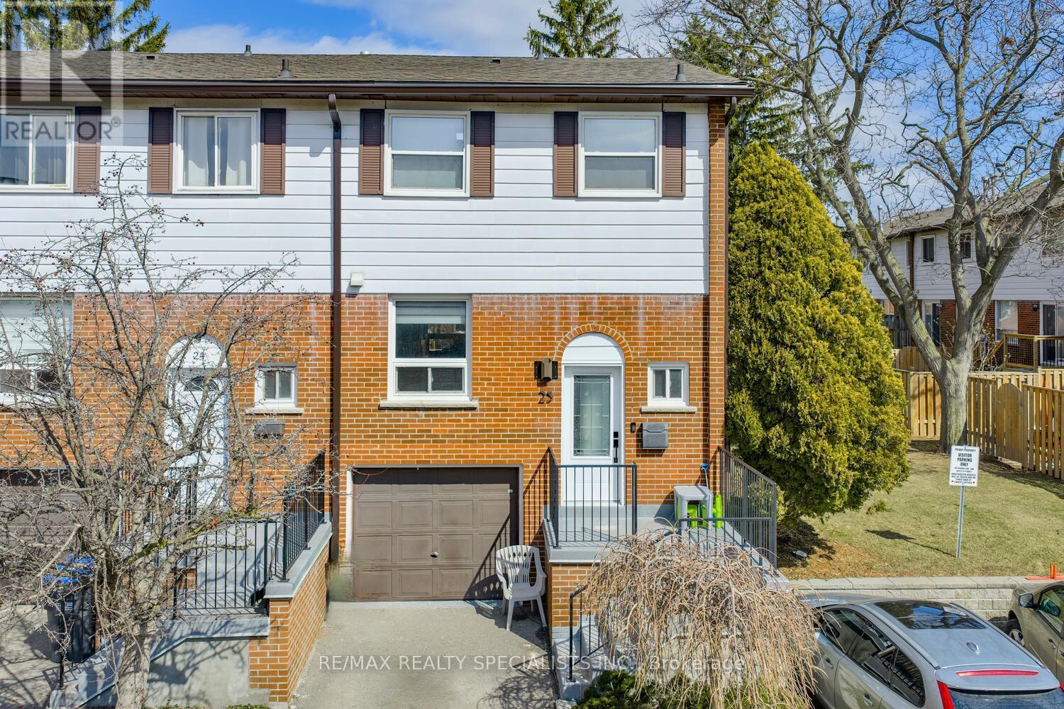 25 - 2445 HOMELANDS DRIVE Property Photo 1