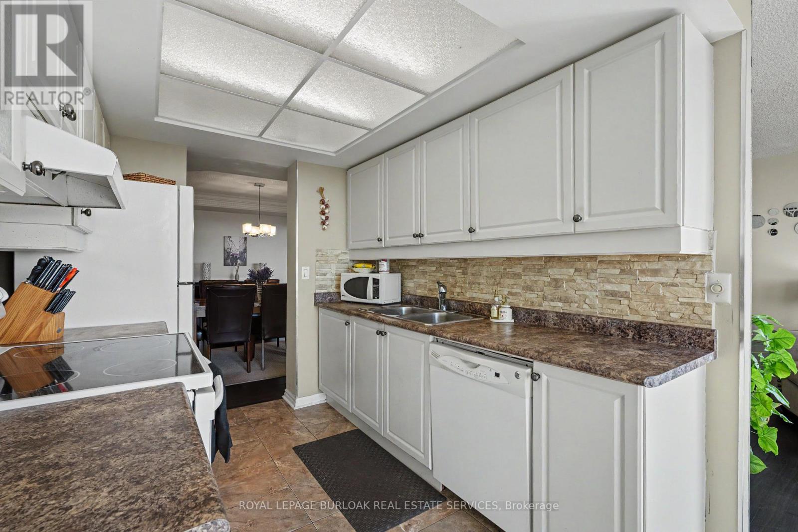 2407 - 45 Kingsbridge Garden Circle Property Photo 6