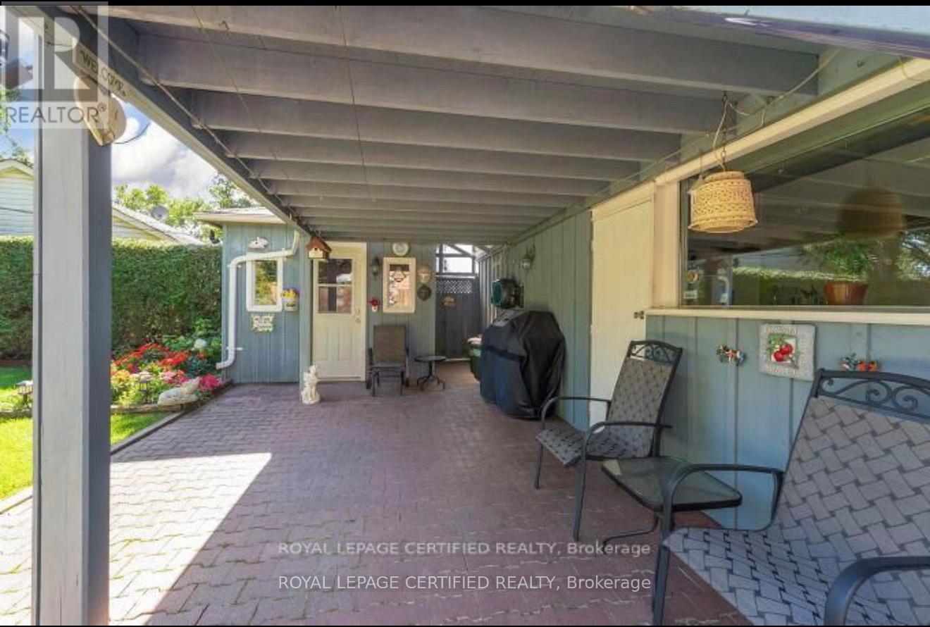21 Denison Avenue Property Photo 8