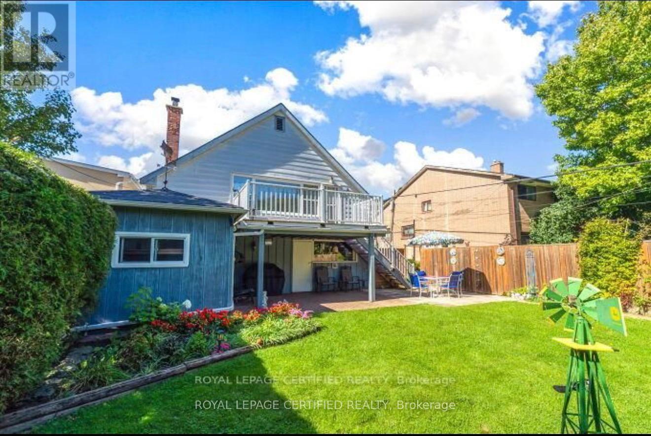 21 Denison Avenue Property Photo 12