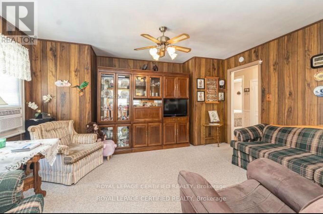 21 Denison Avenue Property Photo 14