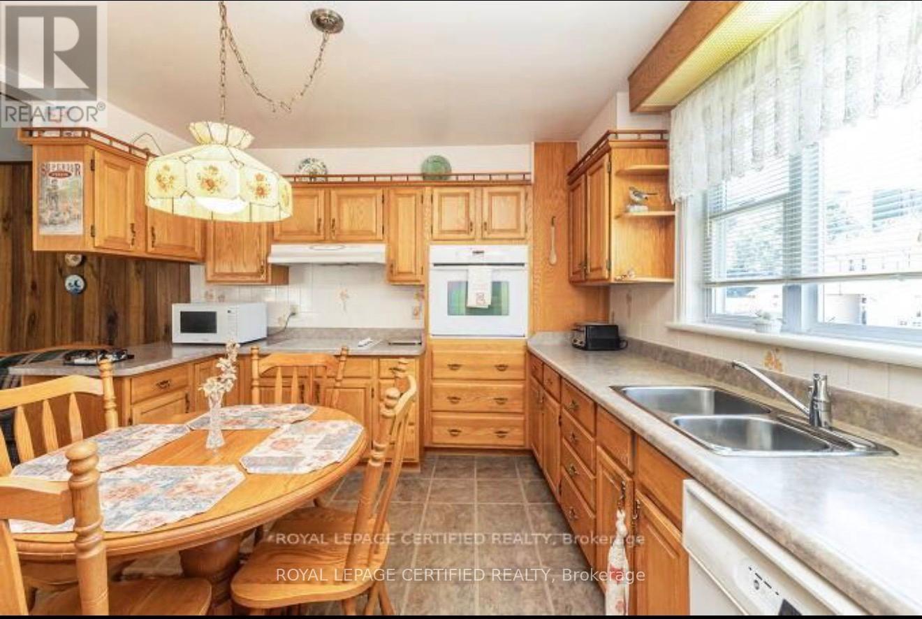 21 Denison Avenue Property Photo 18
