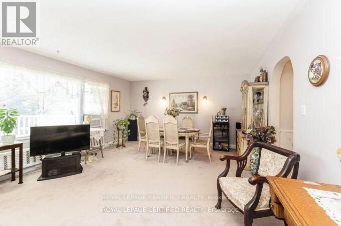 21 Denison Avenue Property Photo 24