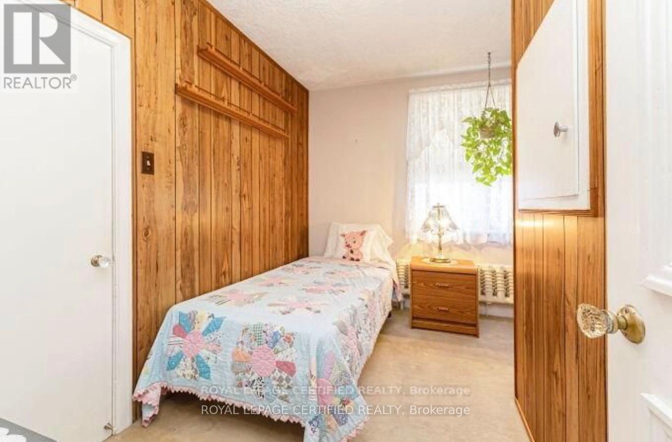 21 Denison Avenue Property Photo 28