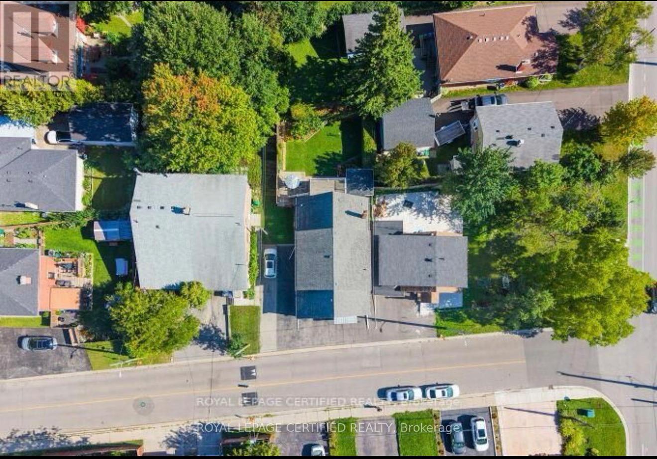 21 Denison Avenue Property Photo 37
