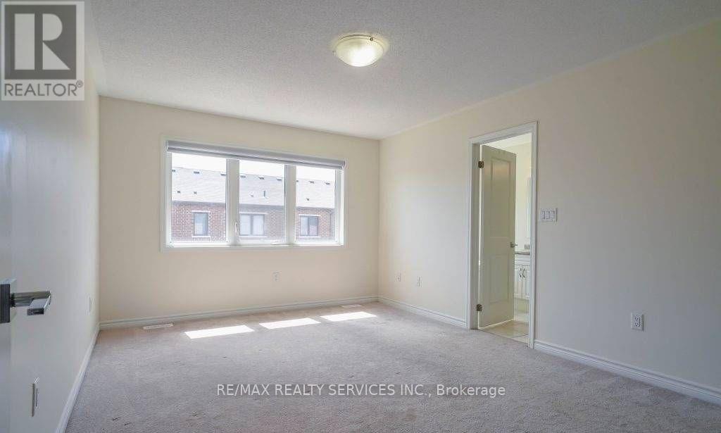 4 Divers Road Property Photo 20