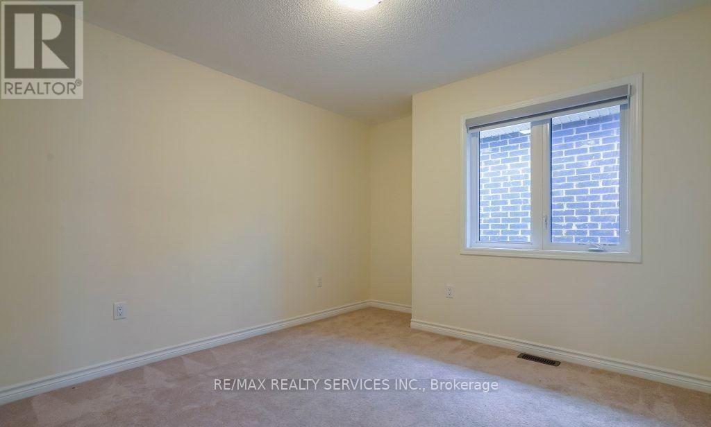 4 Divers Road Property Photo 26