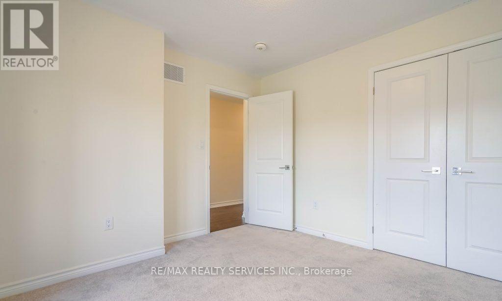 4 Divers Road Property Photo 28