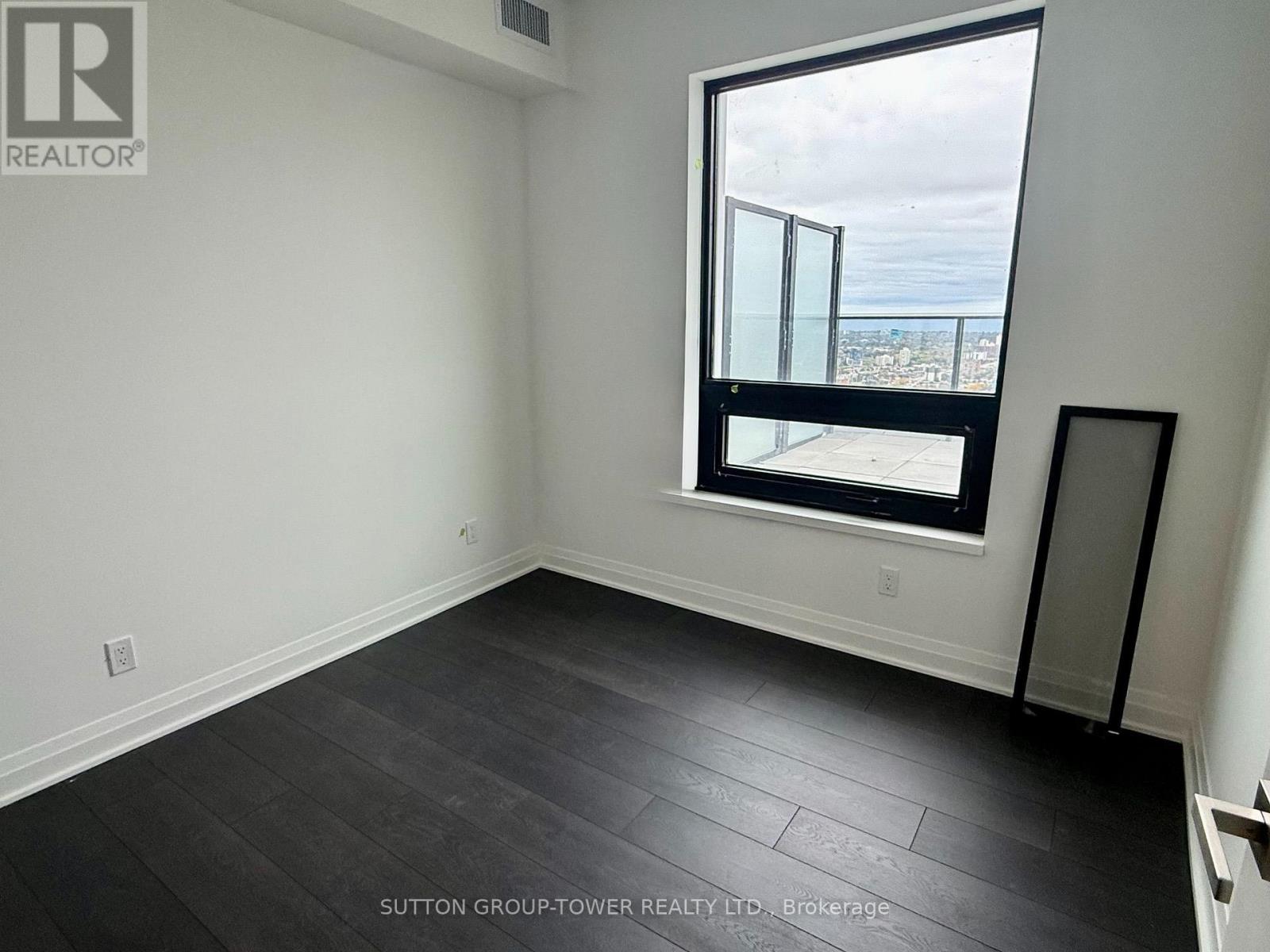 4304 - 4015 The Exchange Property Photo 12