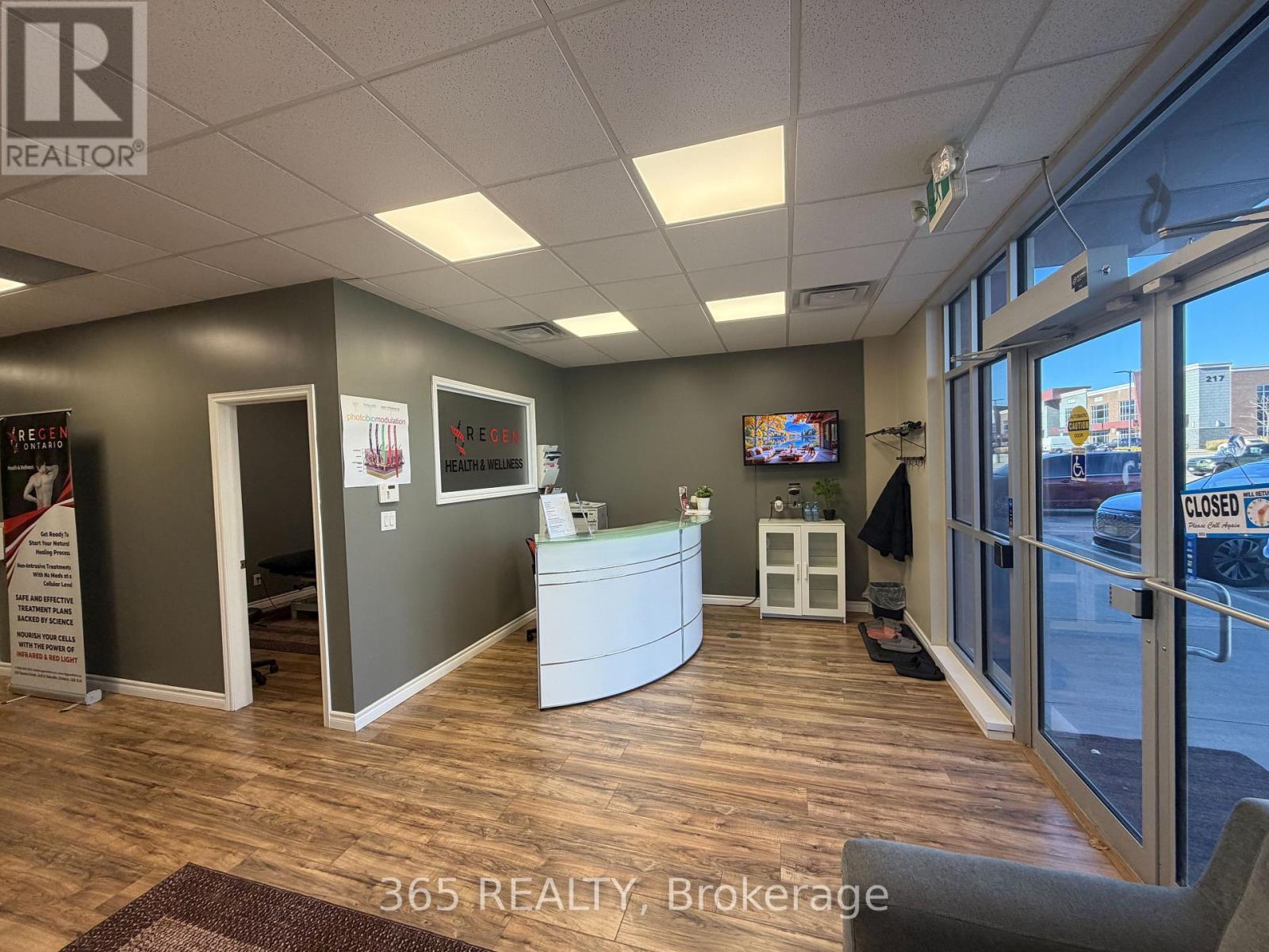6 - 225 Speers Road Property Photo 2