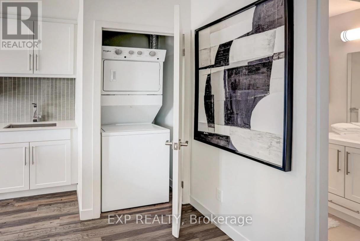 1007 - 2087 Fairview Street Property Photo 7