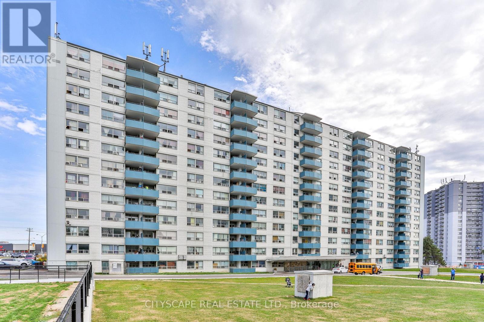 817 - 1440 Lawrence Avenue W Property Photo 2