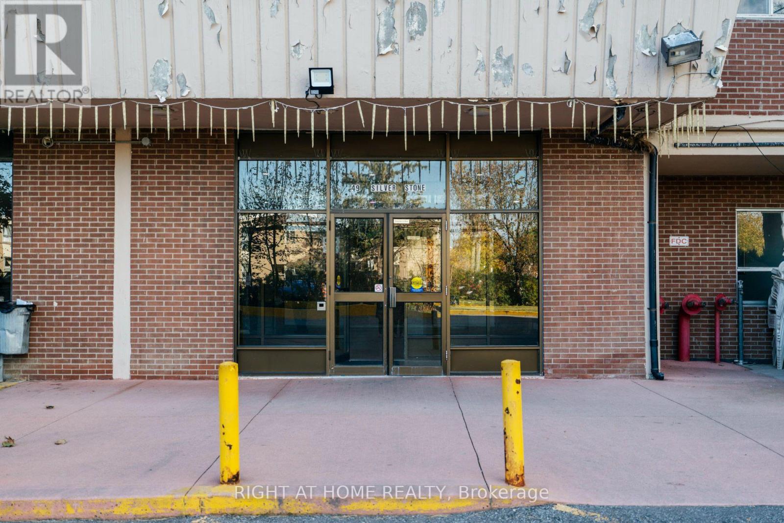 405 - 49 SILVERSTONE DRIVE Property Photo 1