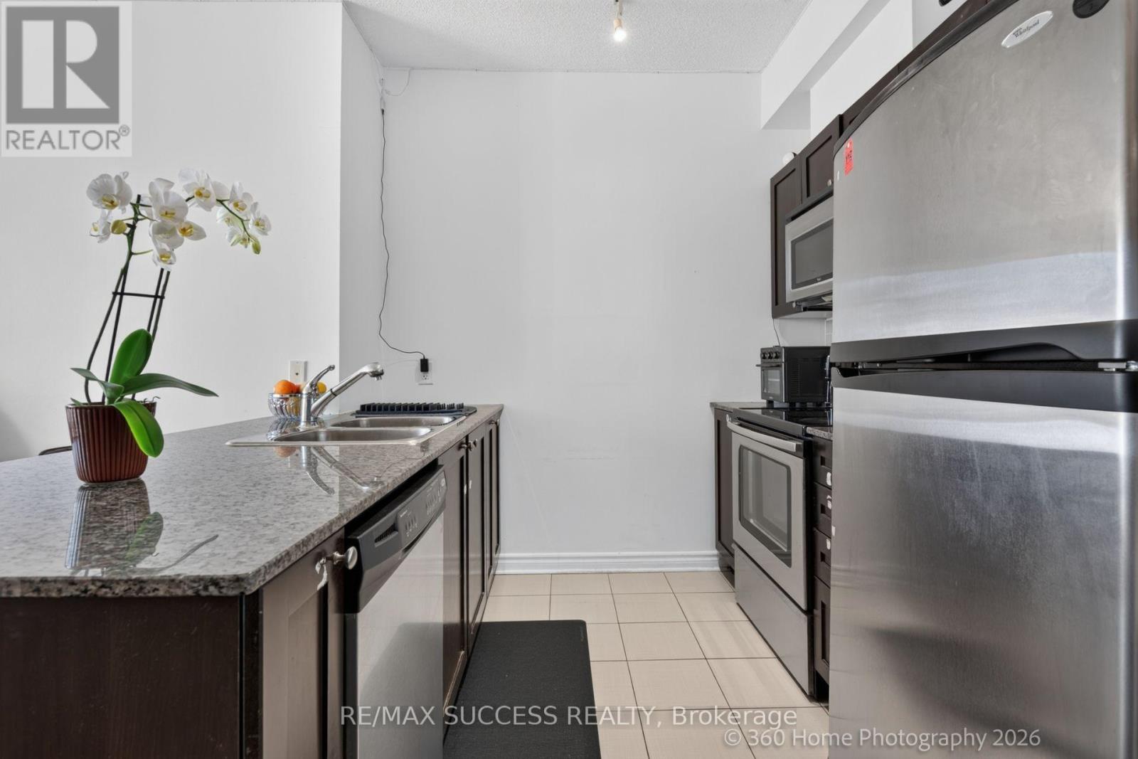 812 - 3525 Kariya Drive Property Photo 3
