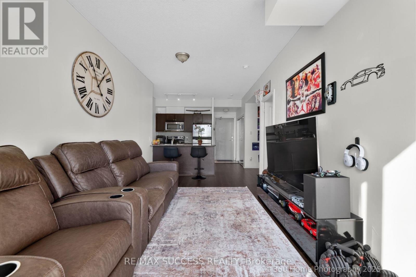 812 - 3525 Kariya Drive Property Photo 4