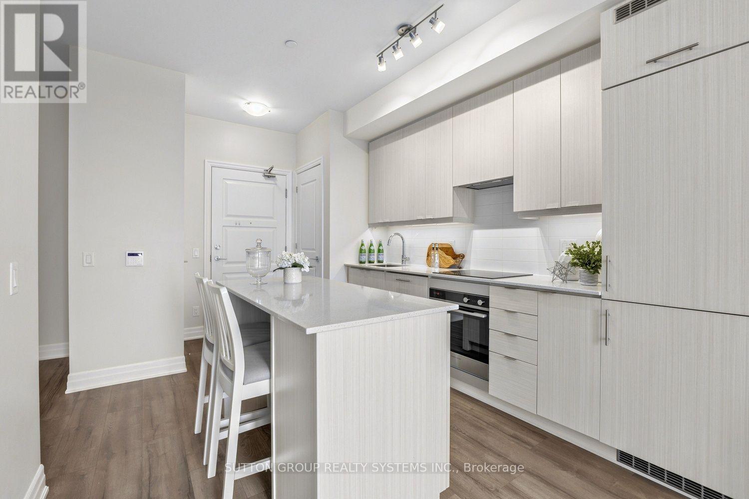 2208 - 36 Elm Drive W Property Photo 14