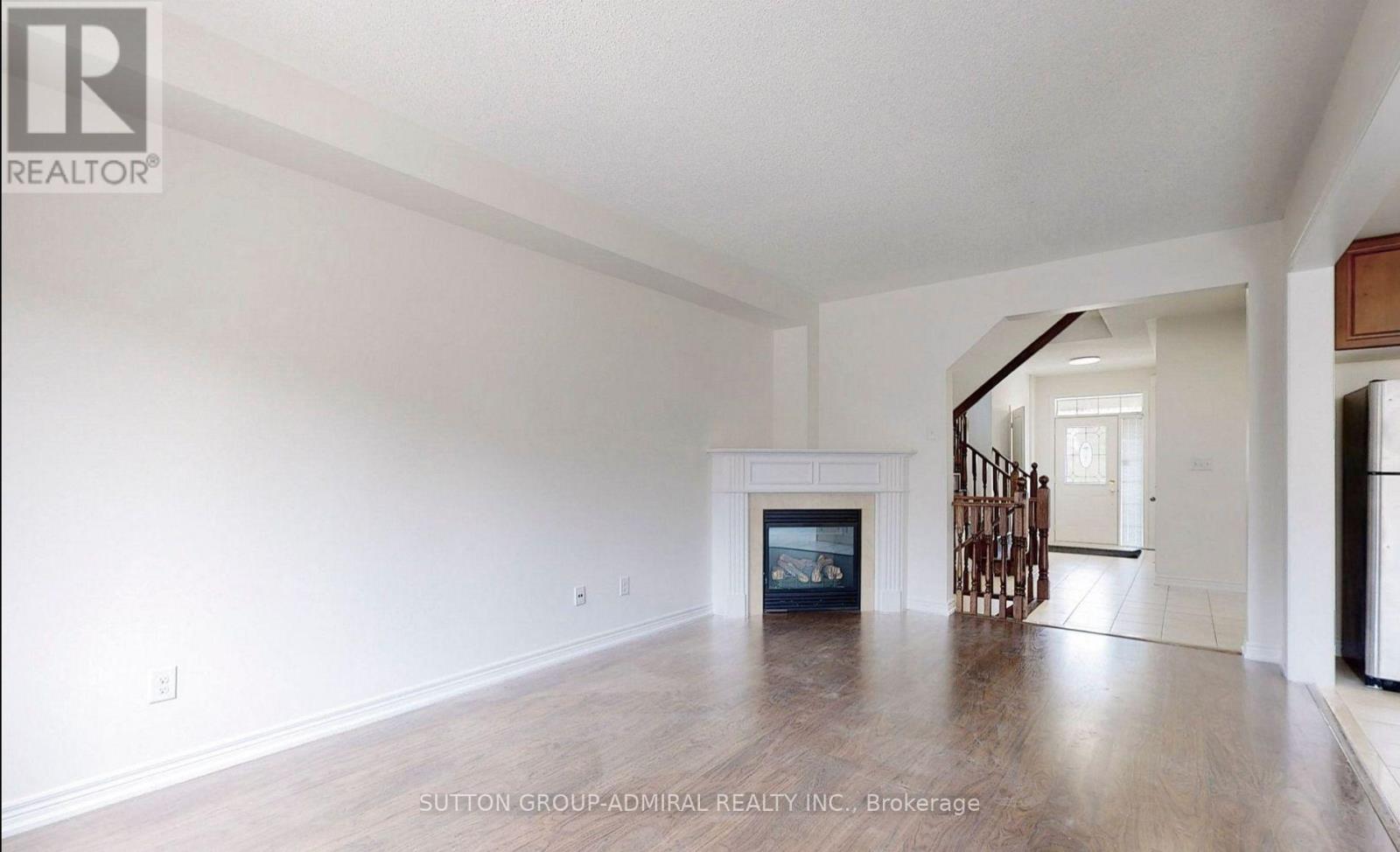 5594 Meadowcrest Avenue Property Photo 5