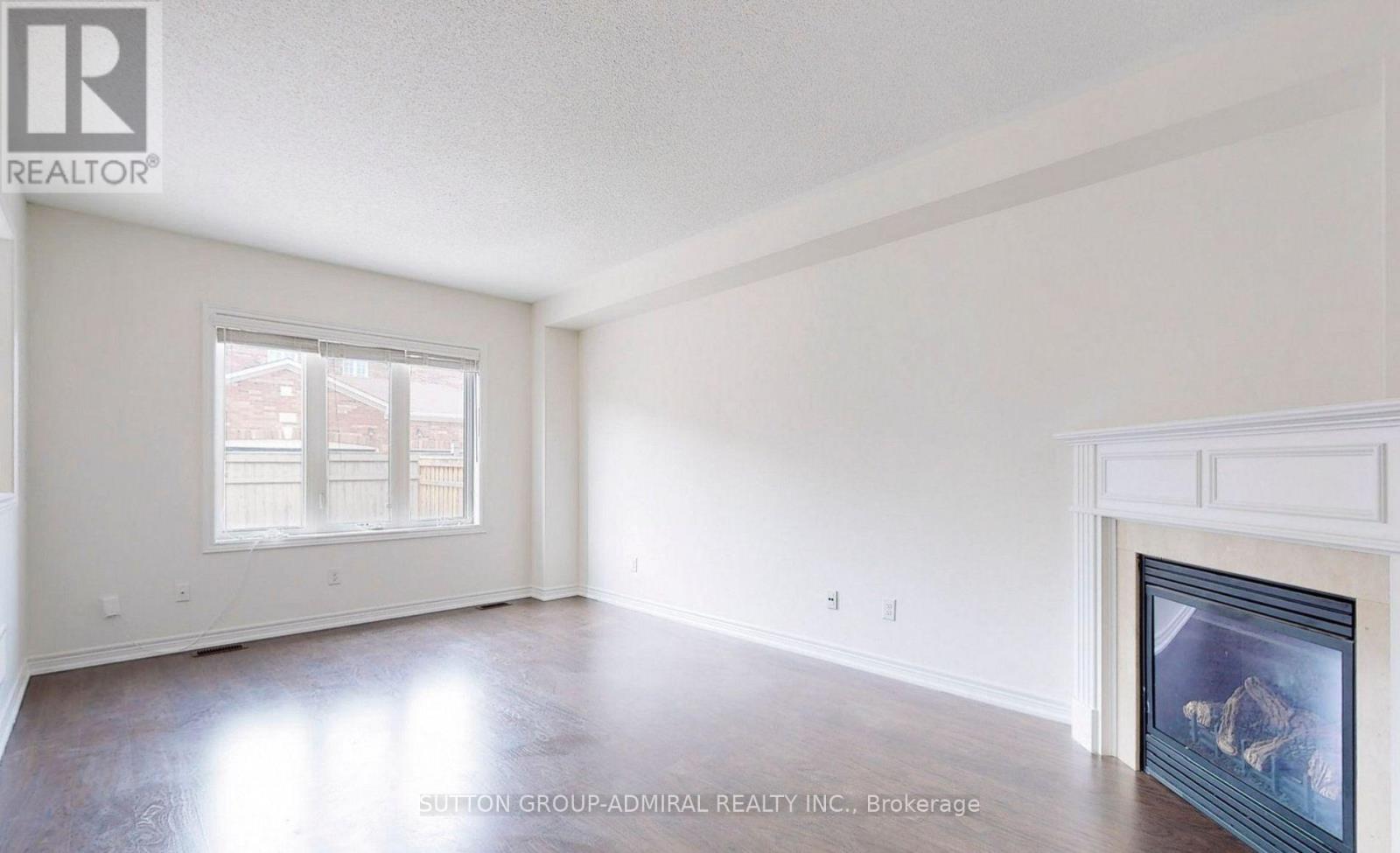 5594 Meadowcrest Avenue Property Photo 6