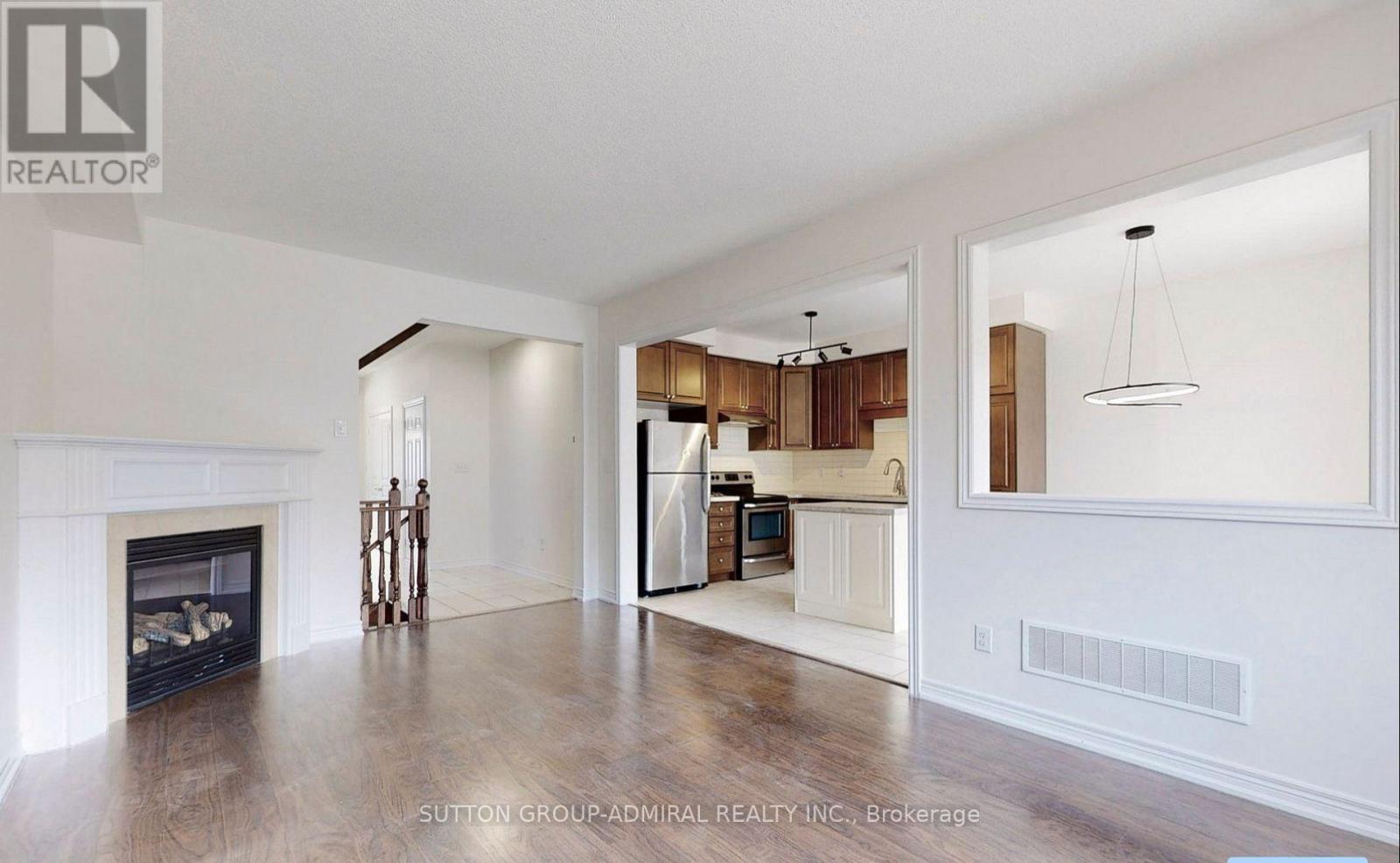 5594 Meadowcrest Avenue Property Photo 7