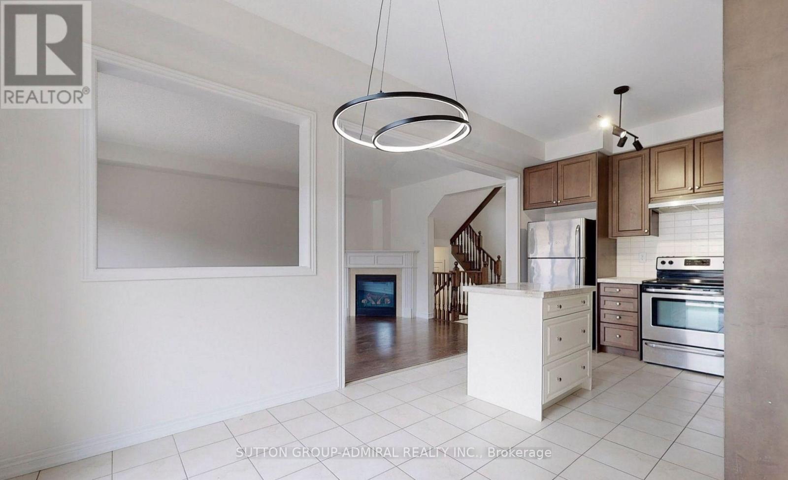 5594 Meadowcrest Avenue Property Photo 9