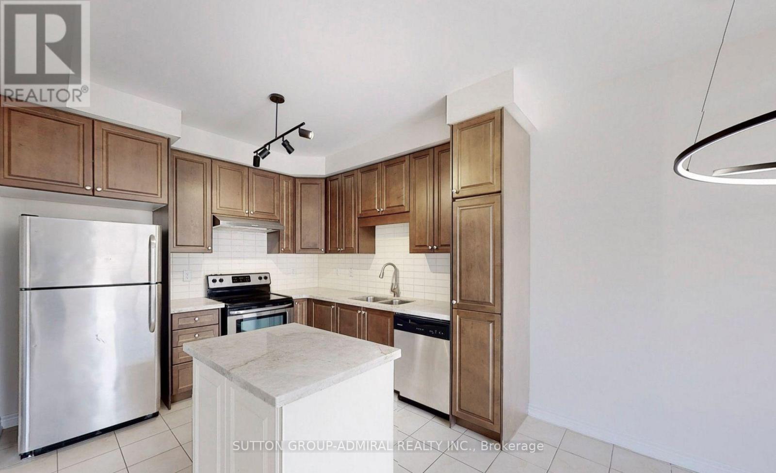 5594 Meadowcrest Avenue Property Photo 10