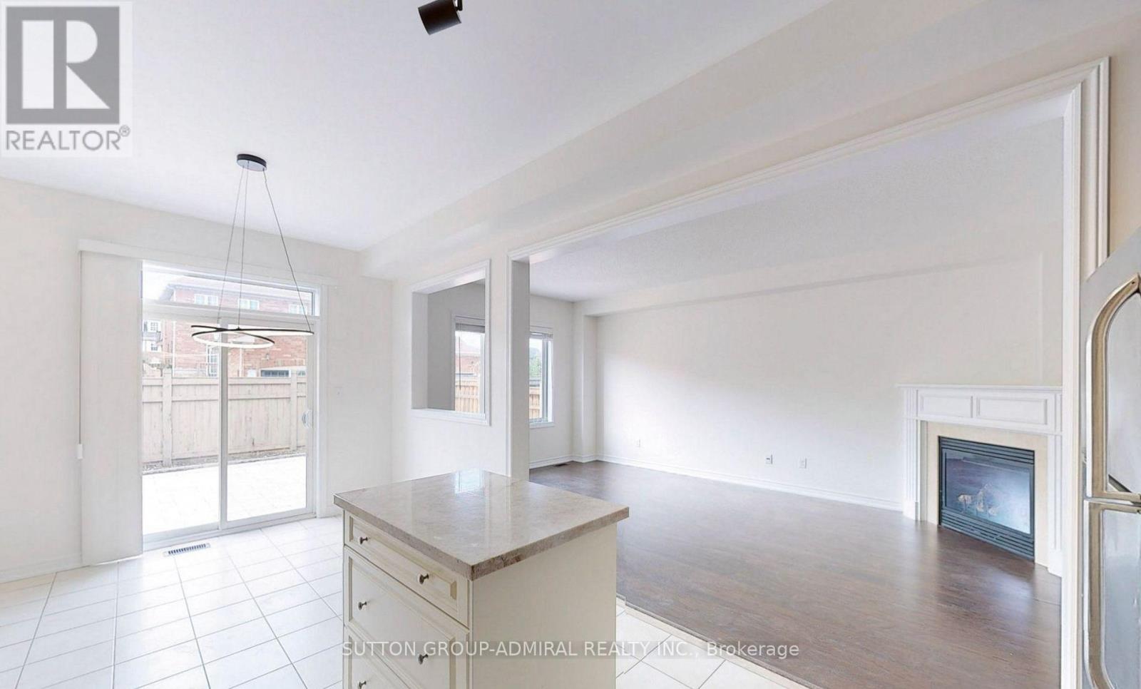 5594 Meadowcrest Avenue Property Photo 14