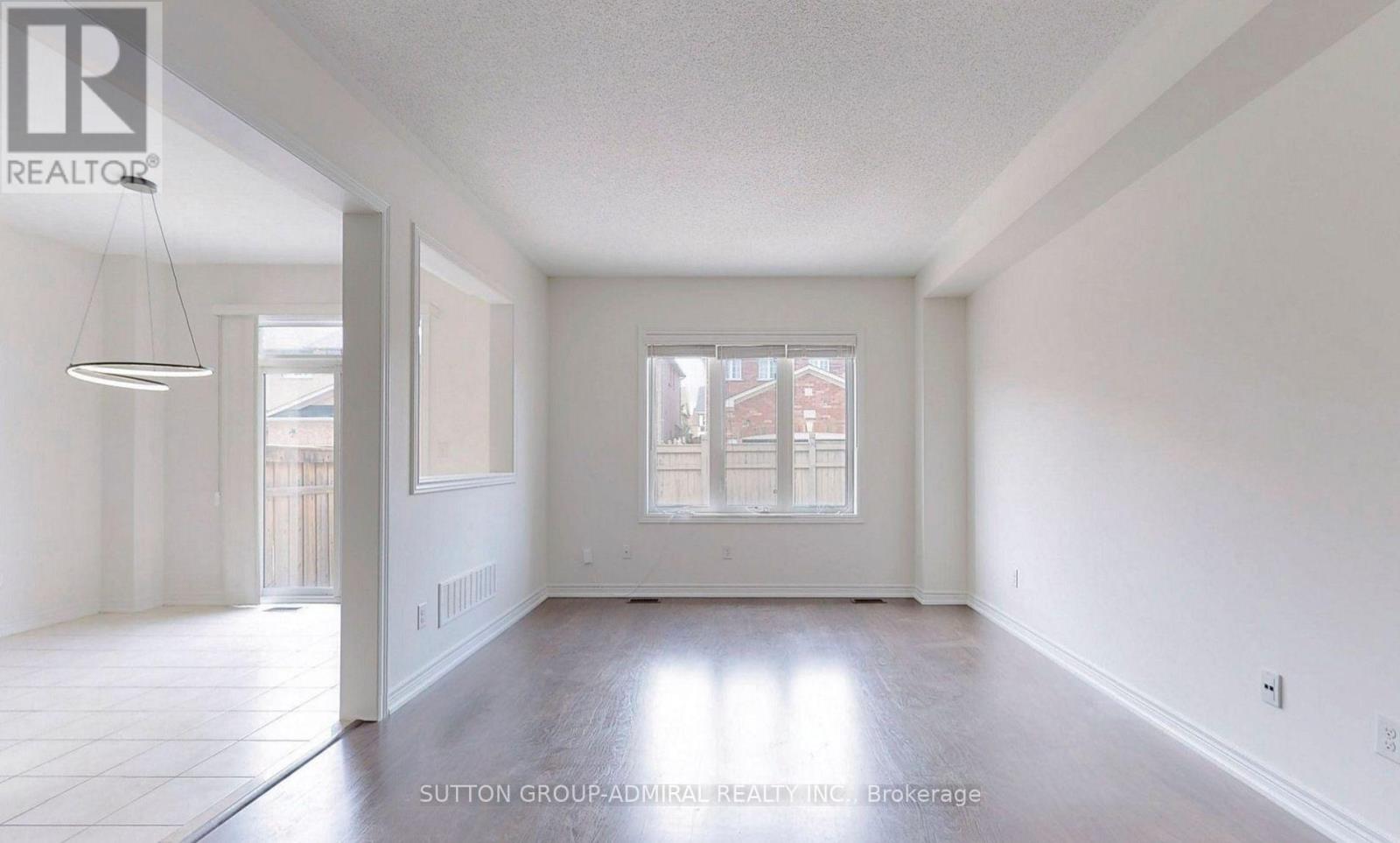 5594 Meadowcrest Avenue Property Photo 16
