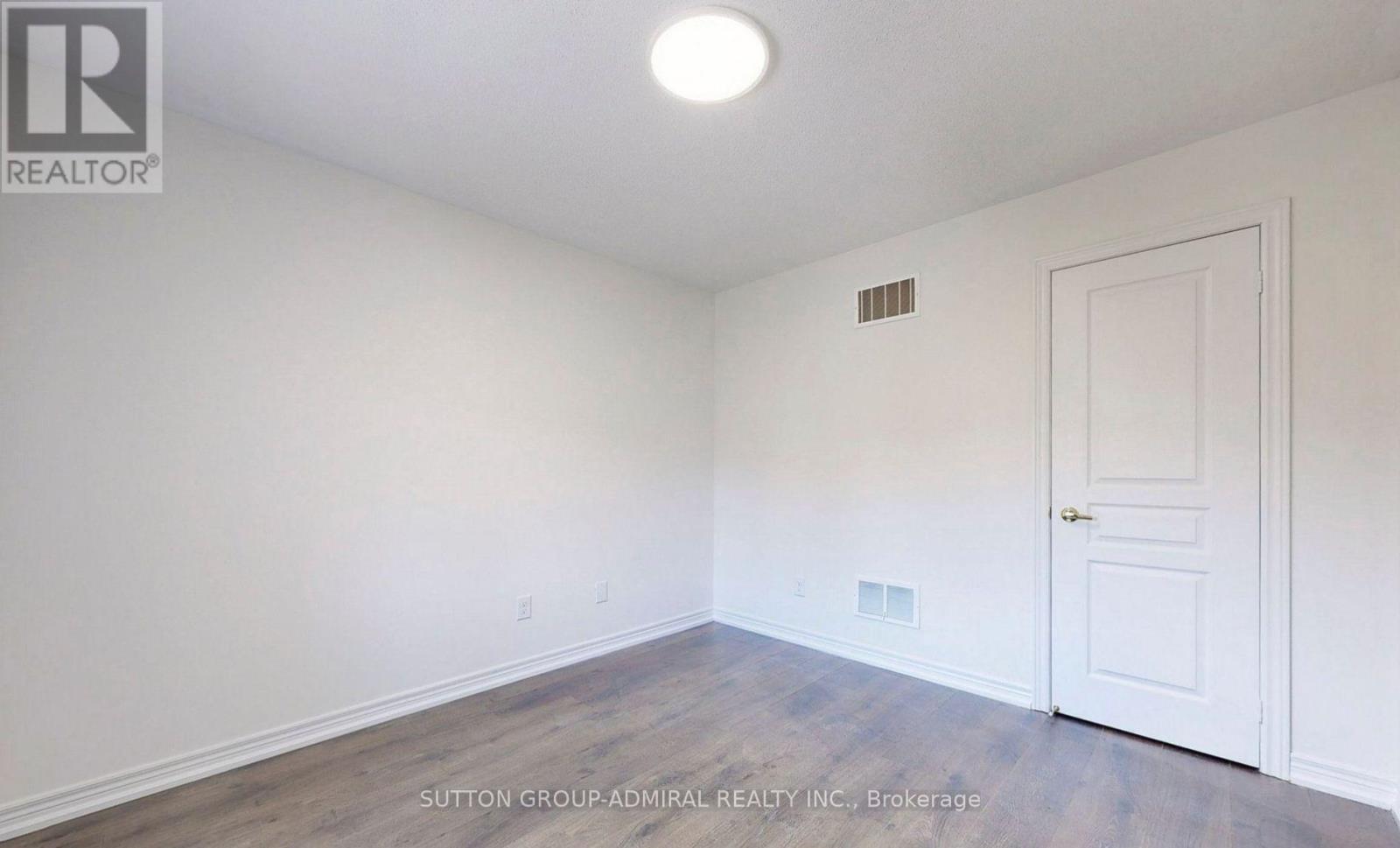 5594 Meadowcrest Avenue Property Photo 28