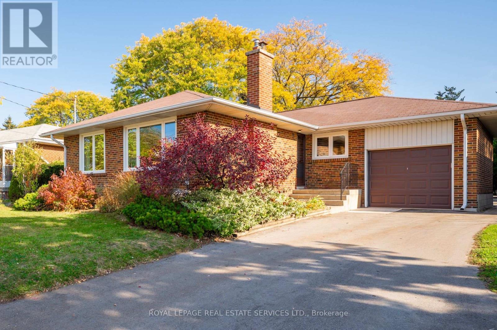 40 West Deane Park Drive Property Photo 1