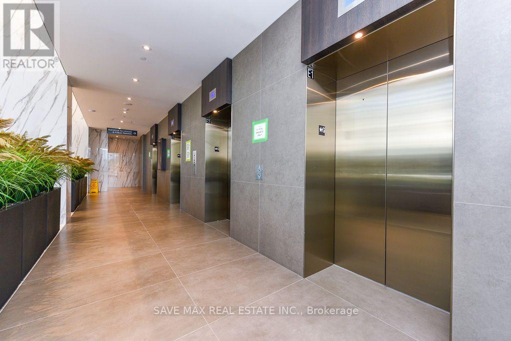 5712 - 448 Burnhamthorpe Road W Property Photo 7