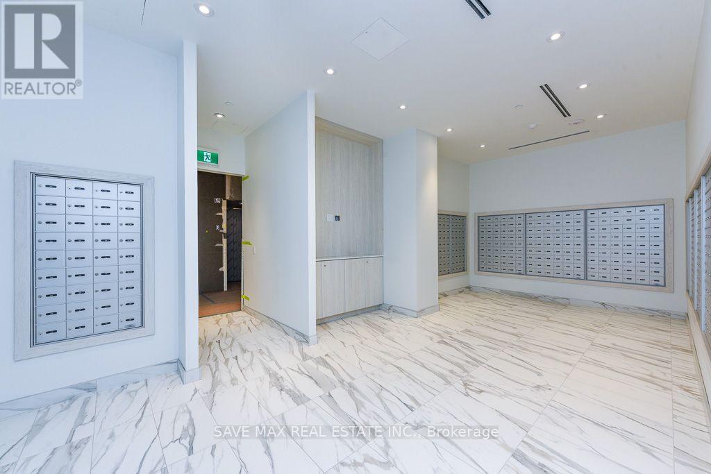 5712 - 448 Burnhamthorpe Road W Property Photo 9