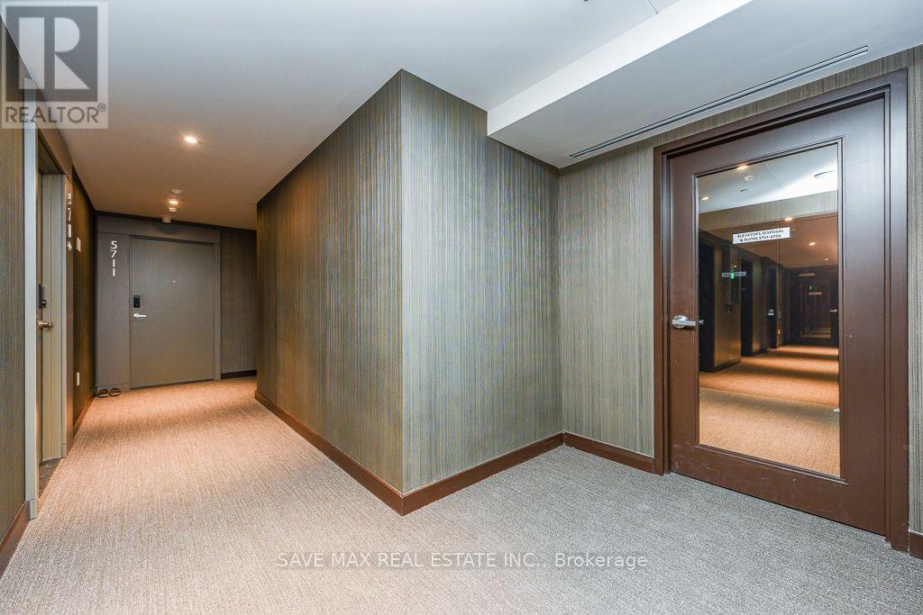 5712 - 448 Burnhamthorpe Road W Property Photo 12
