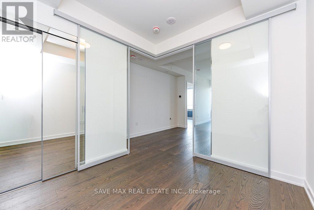 5712 - 448 Burnhamthorpe Road W Property Photo 28