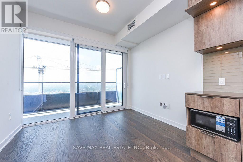 5712 - 448 Burnhamthorpe Road W Property Photo 34