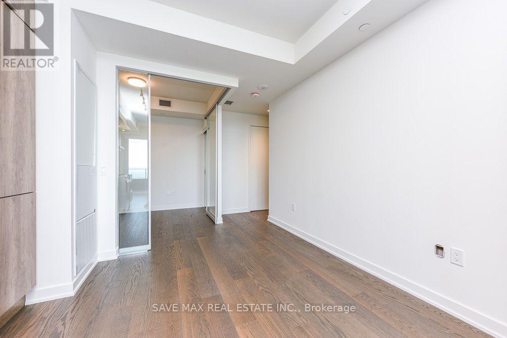 5712 - 448 Burnhamthorpe Road W Property Photo 42