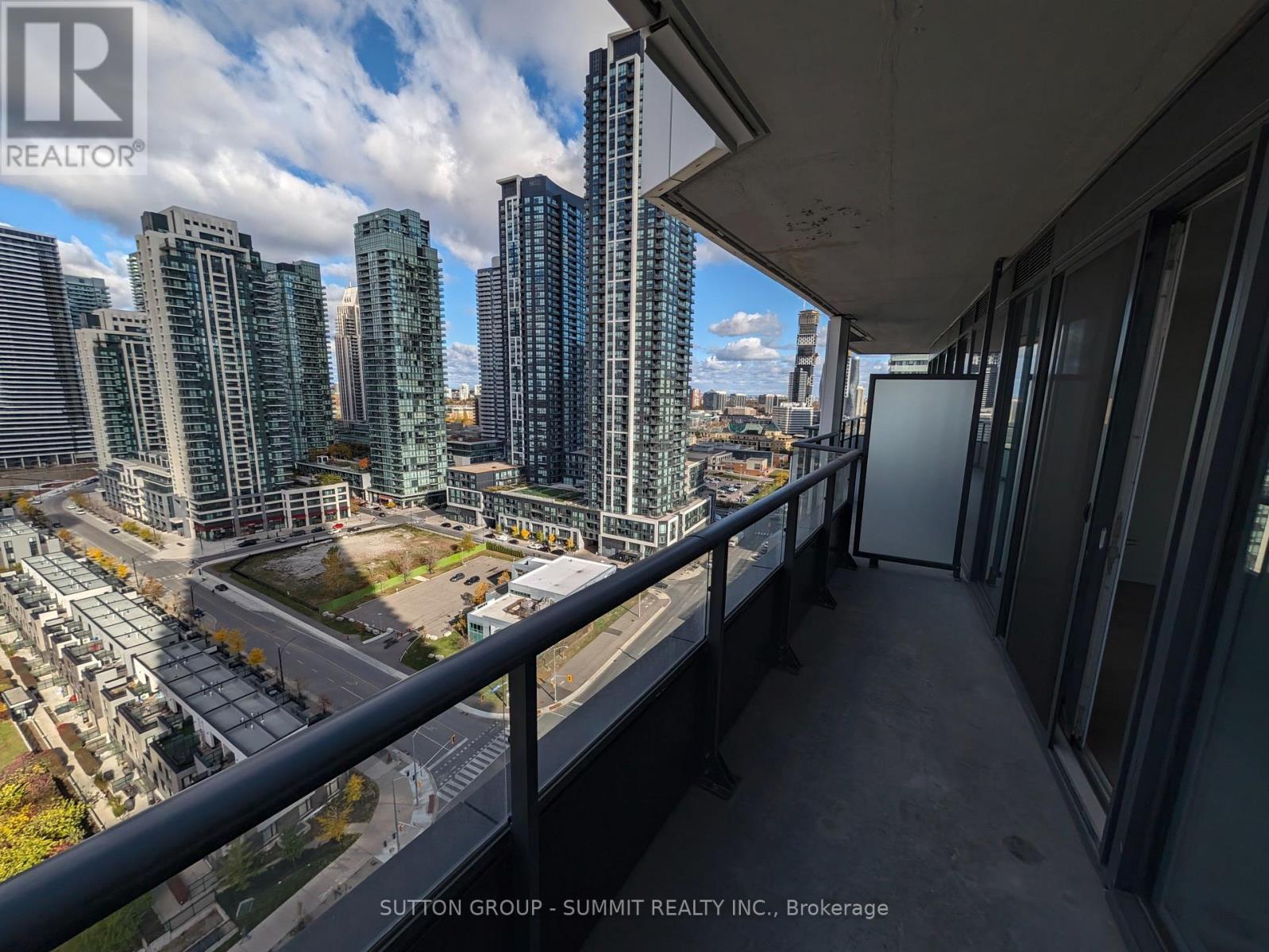 1703 - 448 Burnhamthorpe Road W Property Photo 11