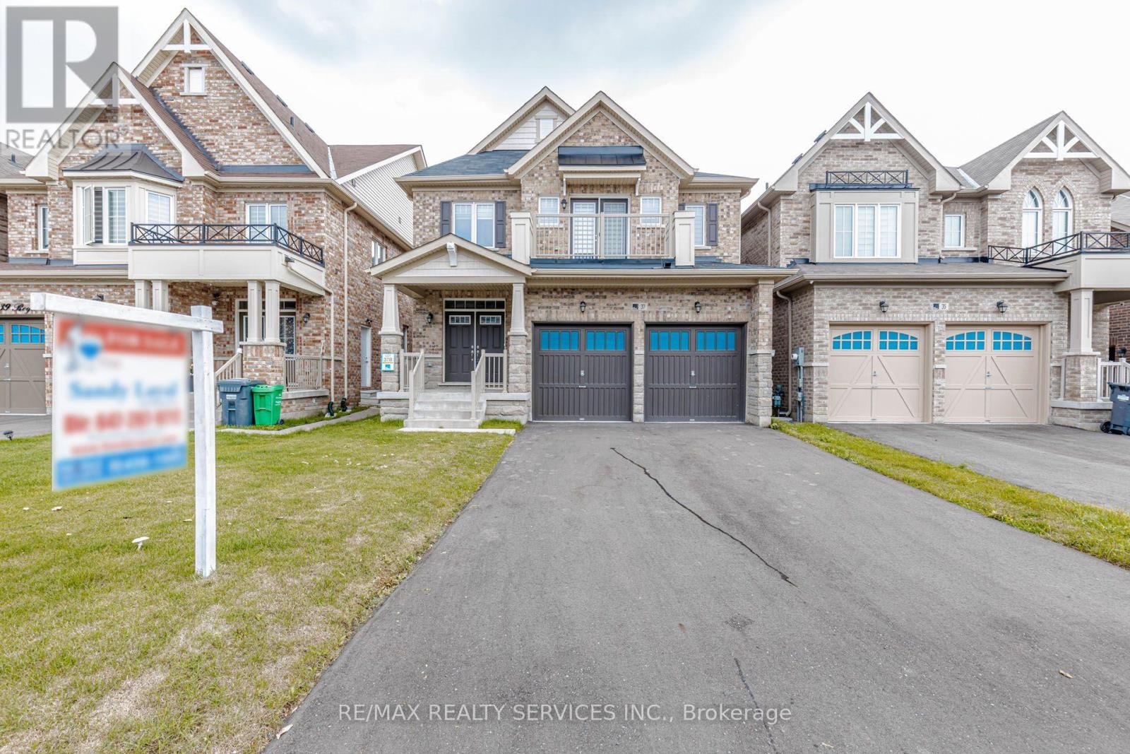 37 Royal Fern Crescent Property Photo 1