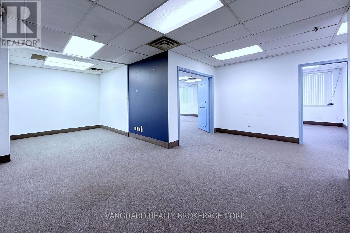 360 Deerhide Crescent Property Photo 5