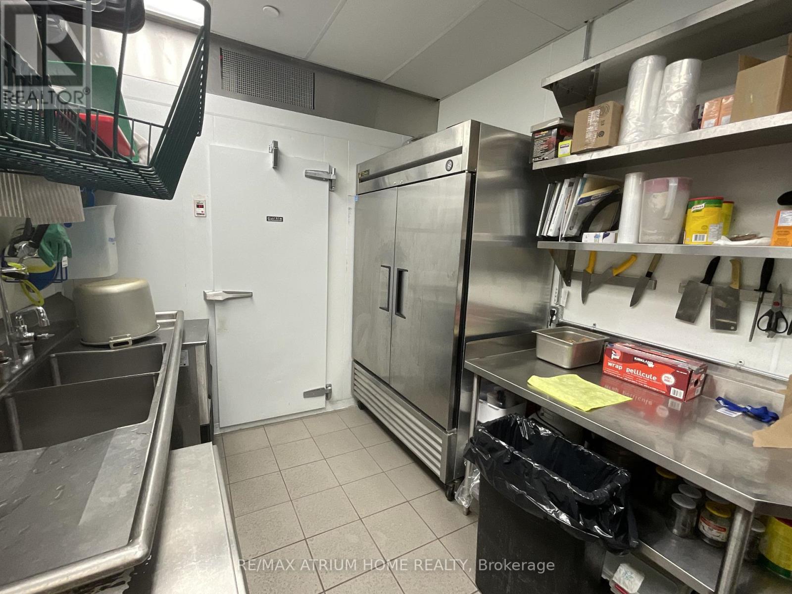 3001 Hospital Gate Property Photo 8