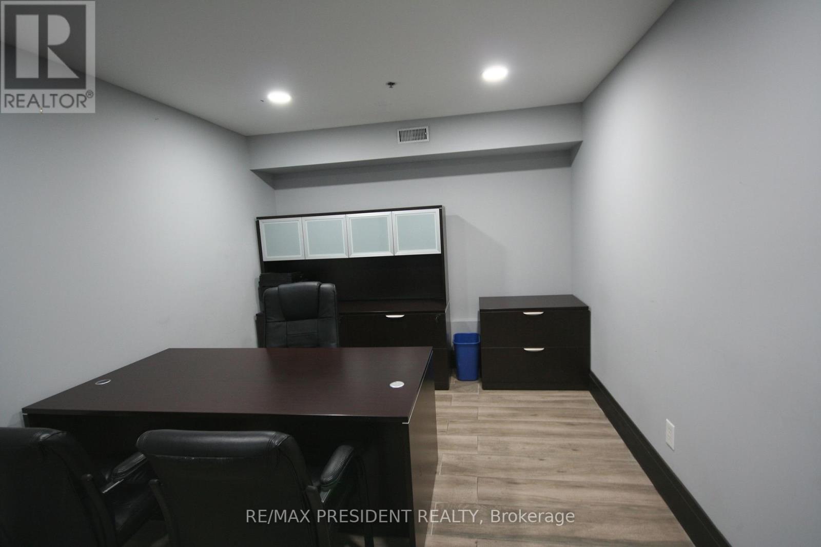 15 - 7955 Torbram Road Property Photo 11